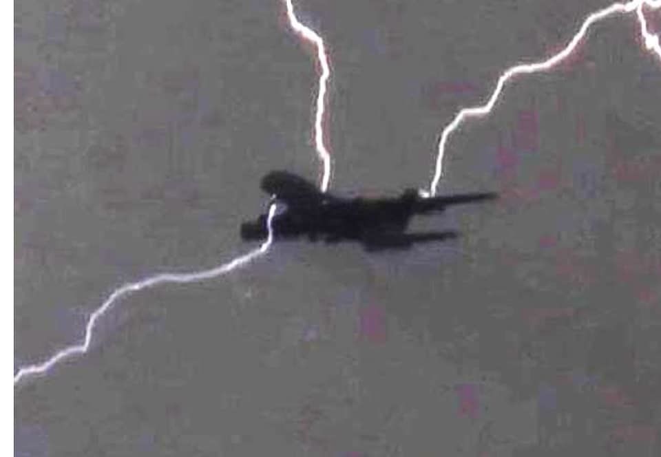 Paura sul volo Cagliari-Roma, Romina Mura: “Aereo colpito da un fulmine”