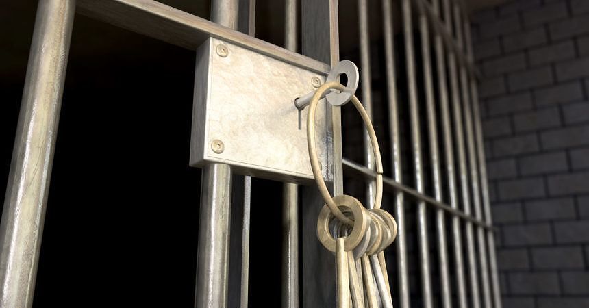 Usa, uccide moglie e figlie per scappare con l’amante: condannato a 3 ergastoli