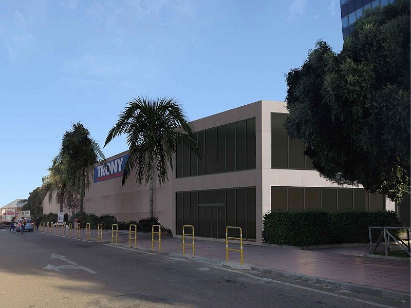 Cagliari, nuovi negozi all’Auchan di Santa Gilla: la Regione frena