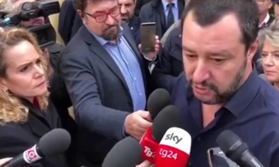 Salvini a Villasimius nella villetta confiscata ad Albino Portoghese: “La daremo ai carabinieri”