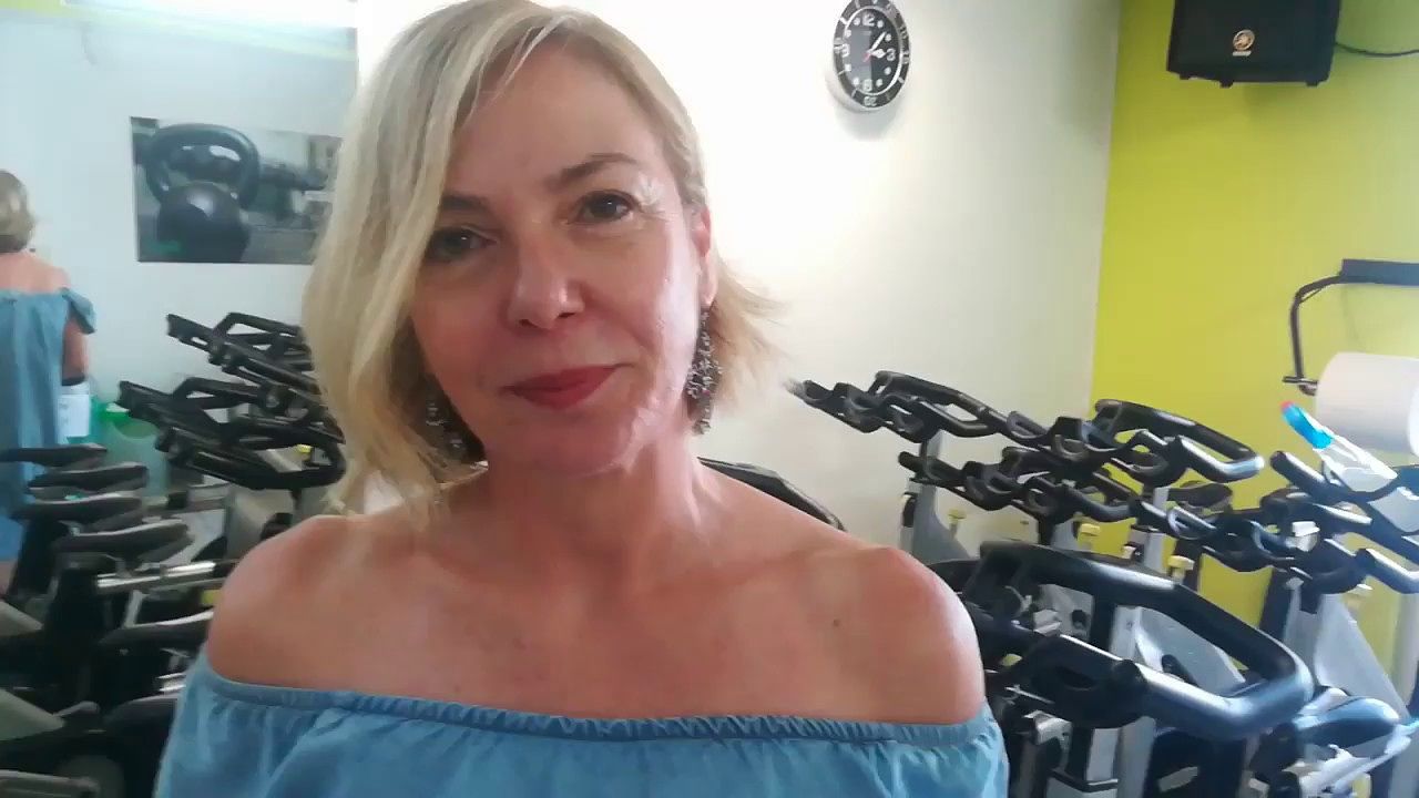 “Violenza di genere: basta scarpette rosse e foto di donne devastate, educhiamo i maschi al rispetto”