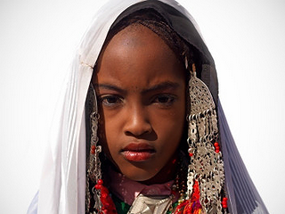 Orrore in Sudan, padre mette all’asta la figlia su Facebook