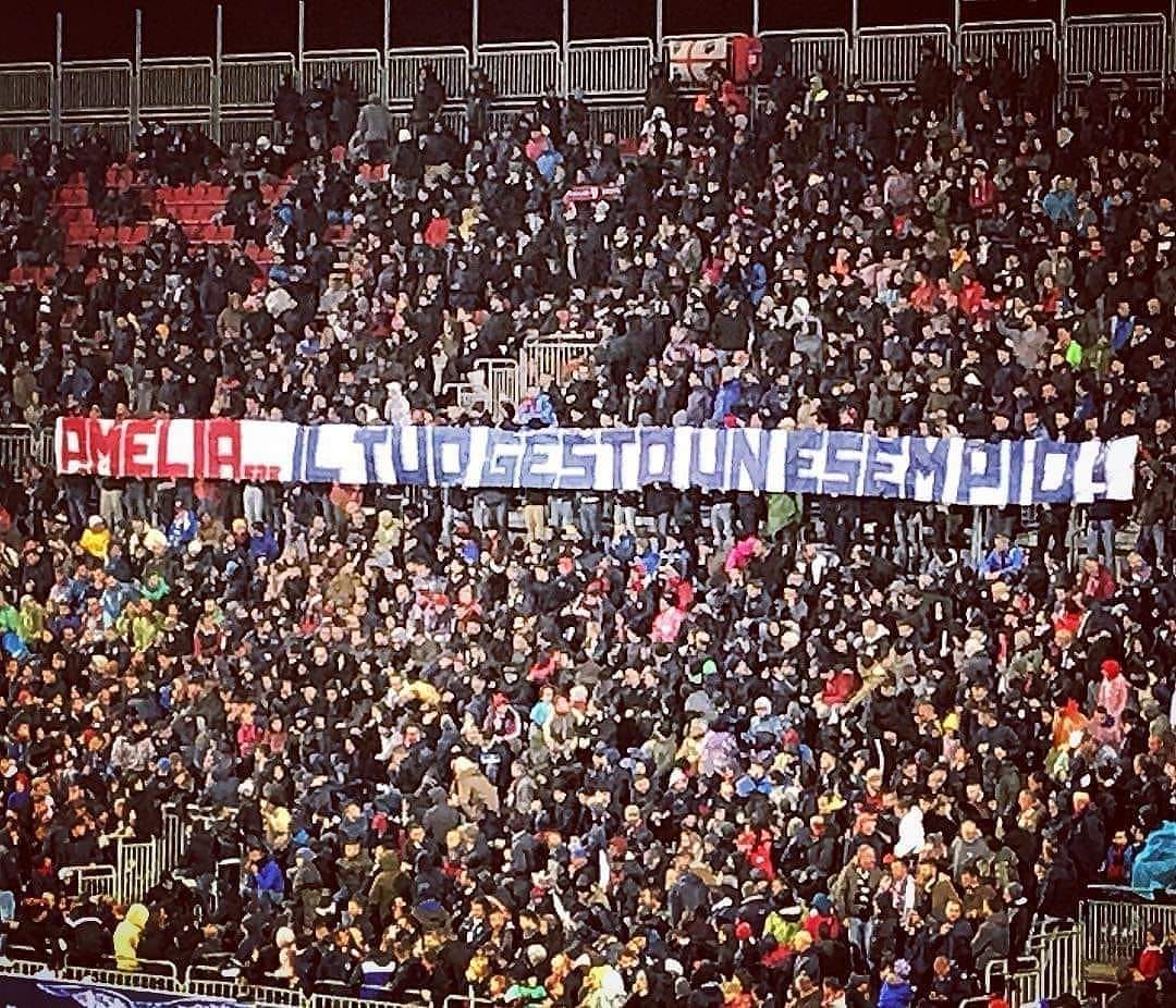 “Amelia, il tuo gesto un esempio”: lo striscione della curva rossoblù per la bimba scomparsa