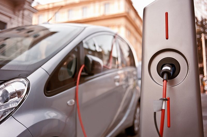 Auto elettriche, ok della Regione al piano per le colonnine