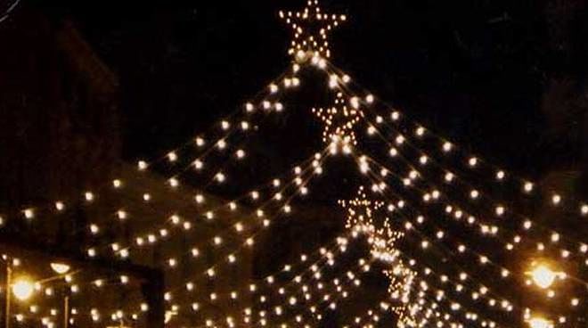 Natale a Cagliari, luminarie anche per l’ultimo tratto del Corso: lettera a Zedda