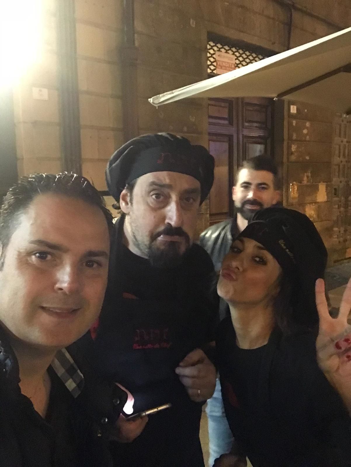 Cagliari, le “notti da chef” della gente comune: imprenditori e avvocati tra pentole e fornelli