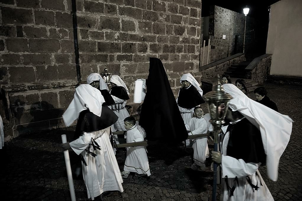 Nuoro, una mostra fotografica racconta la Confraternita delle Anime di Orosei