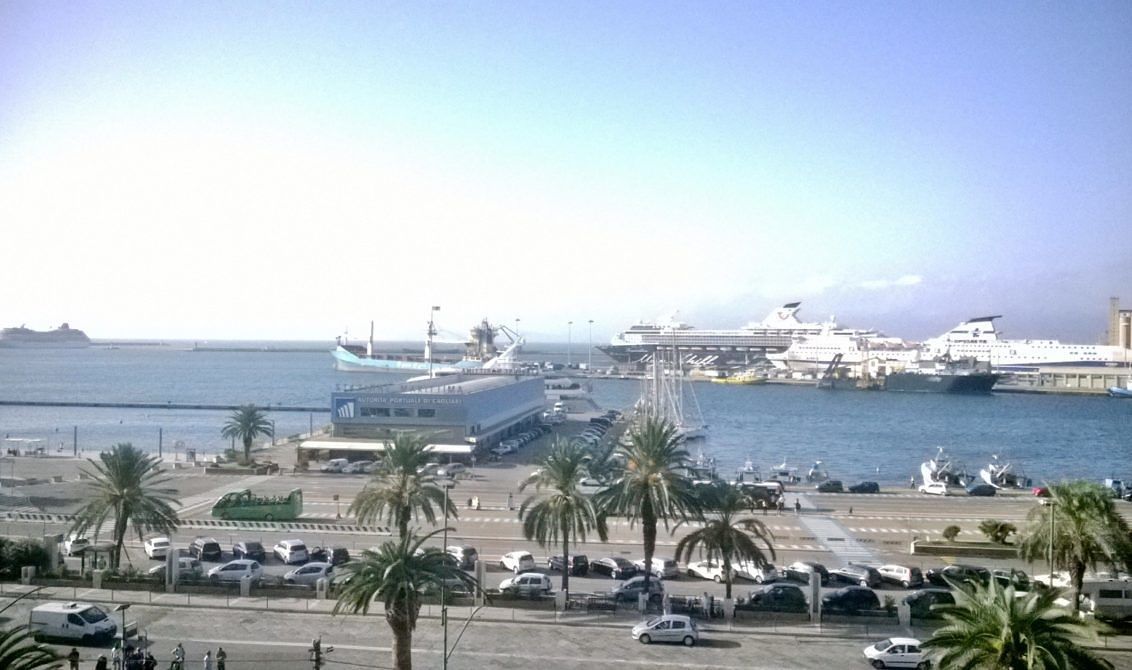 Cagliari, nel futuro del porto una “piazza sull’acqua”