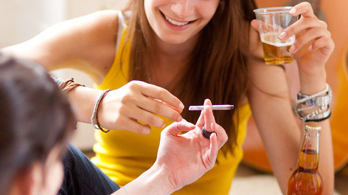 Droga a Cagliari, è allarme: “Marijuana e eroina già a 14 anni”