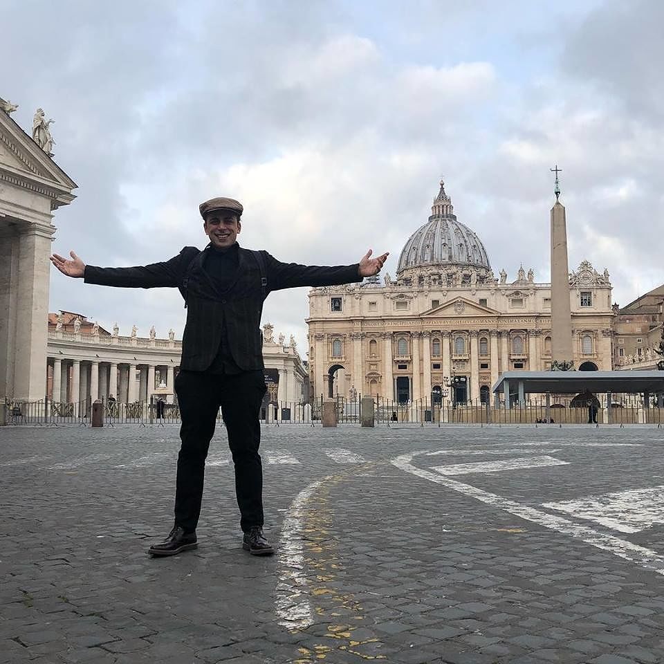 Moses, concerto speciale con l’armonica per Papa Francesco: l’esibizione in Vaticano è da brividi