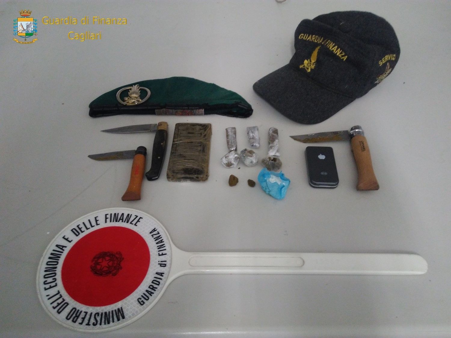 Quartu, alla guida senza patente e con la droga: 31enne acciuffato dopo un inseguimento