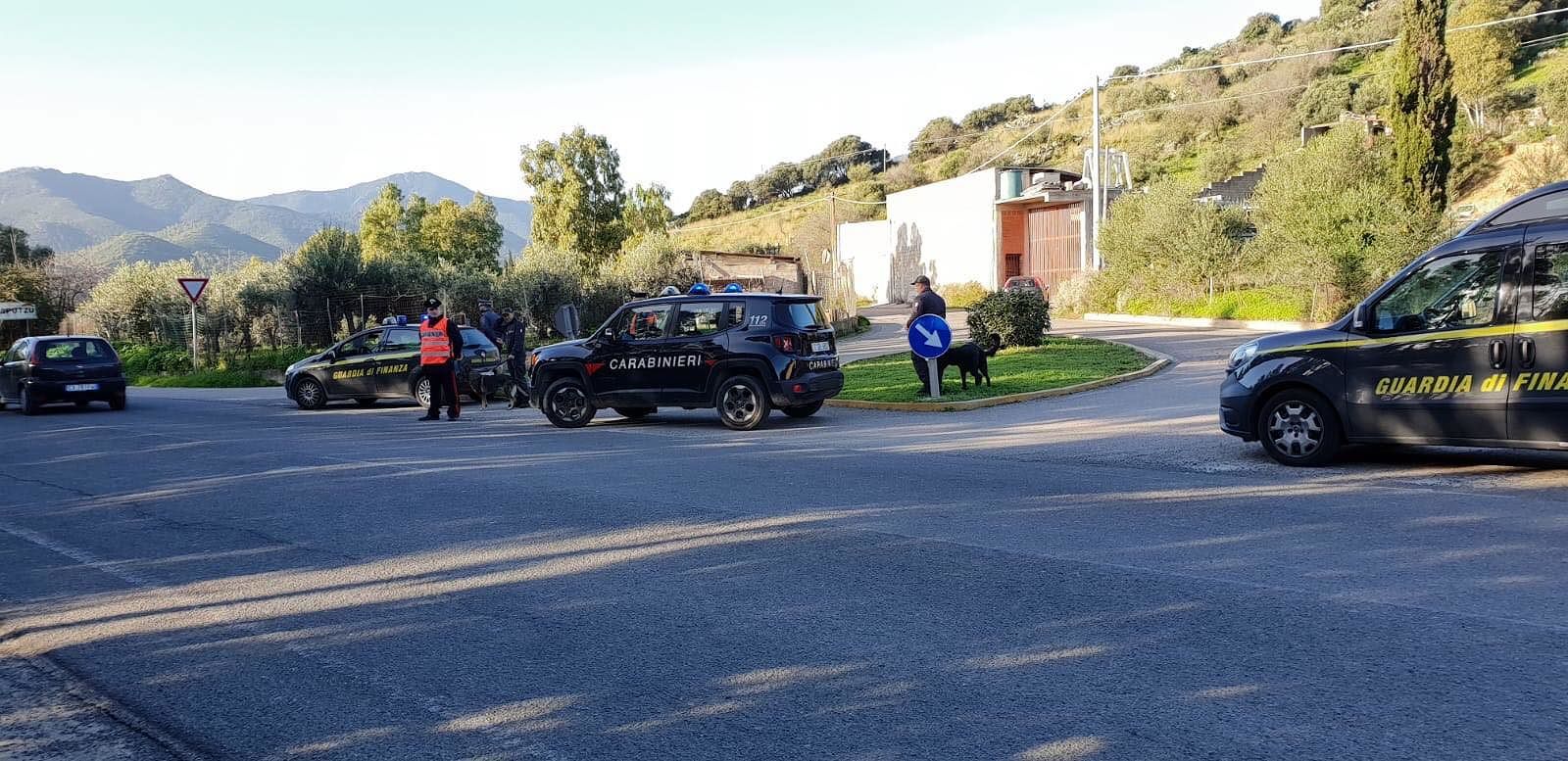 Controlli antidroga di carabinieri e finanza nei pressi delle scuole a Muravera e Villaputzu