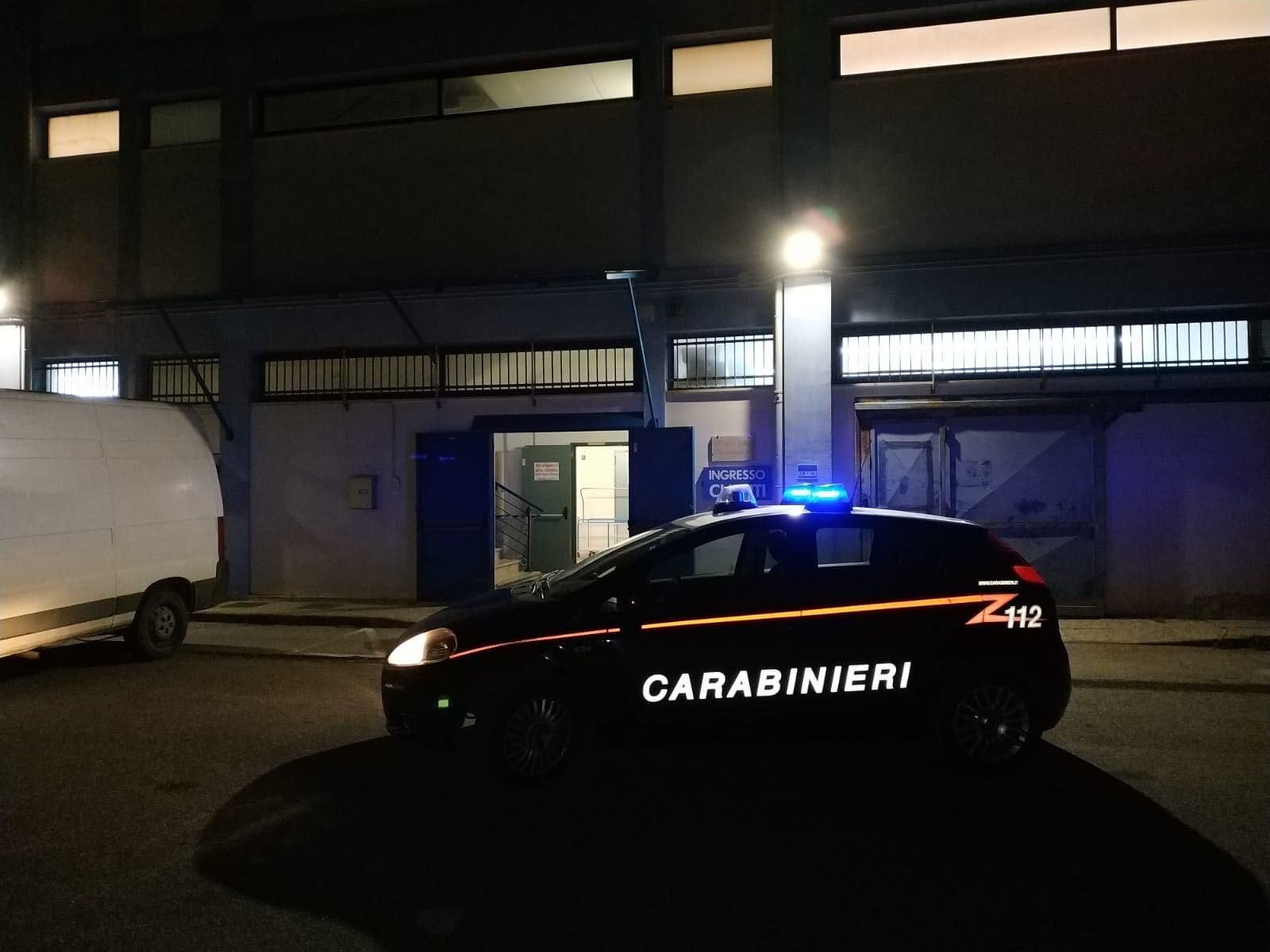 Sestu, rapina a mano armata in un ingrosso di abbigliamento: banditi in fuga col bottino