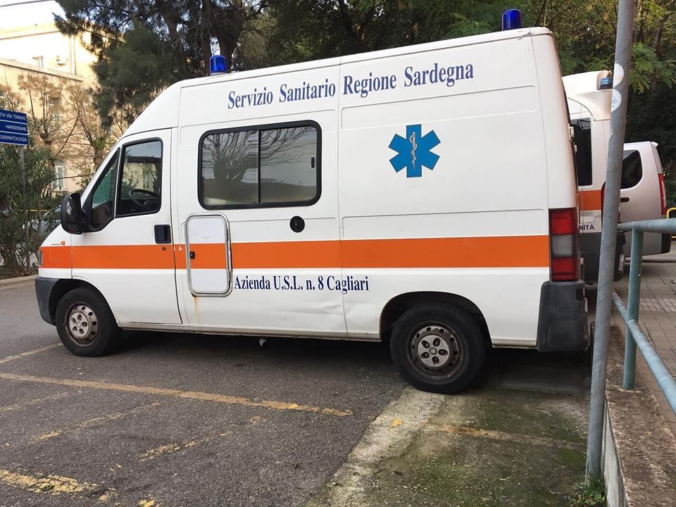 Cagliari, emergenza al Ss. Trinità: “Ambulanze col contagocce, in caso di urgenze sono dolori”