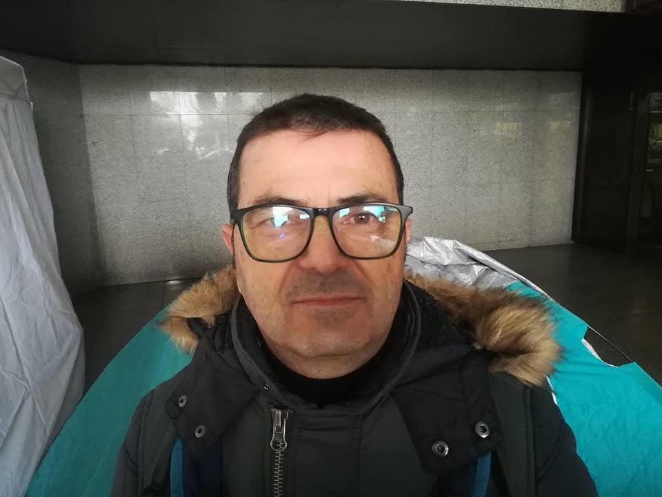 Andrea, Oss e “guerriero della notte” dell’Aias: “Sono con l’acqua alla gola e l’affitto da pagare”