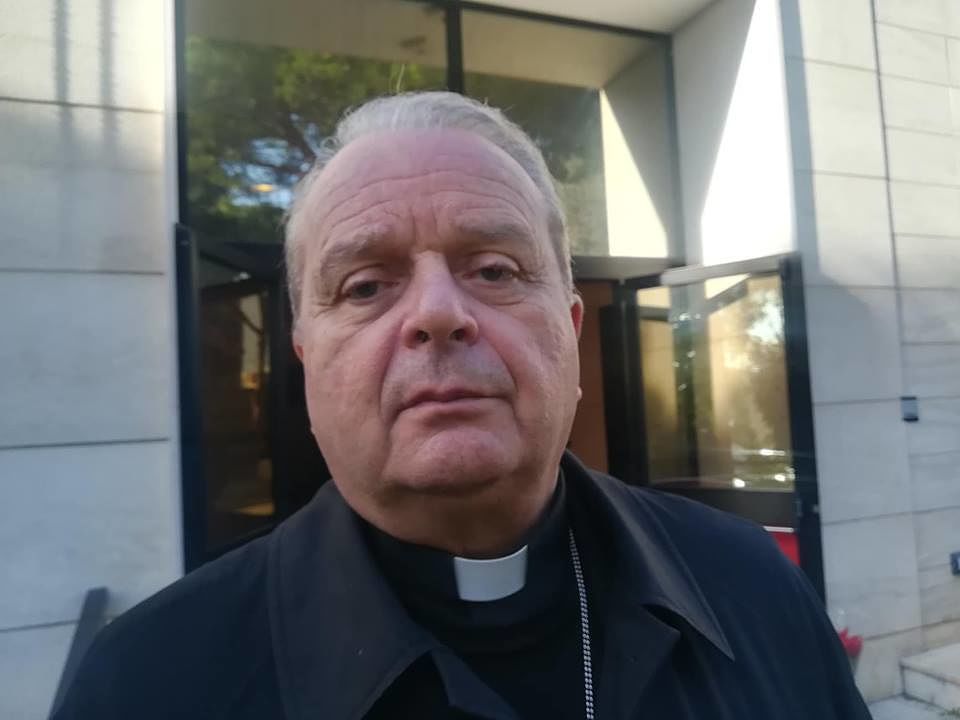 Cagliari, il vescovo incontra gli immigrati: “Possono essere una risorsa,è importante accoglierli”