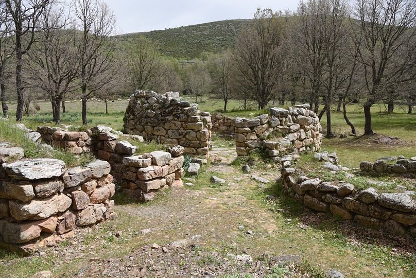 Sardegna, nuove scoperte archeoastronomiche: allineamenti tra templi a megaron e fonti sacre