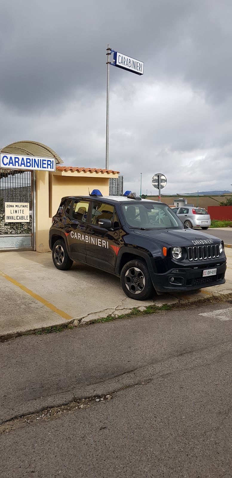 Senorbì, non si ferma all’alt e travolge un carabiniere: l’auto era senza revisione