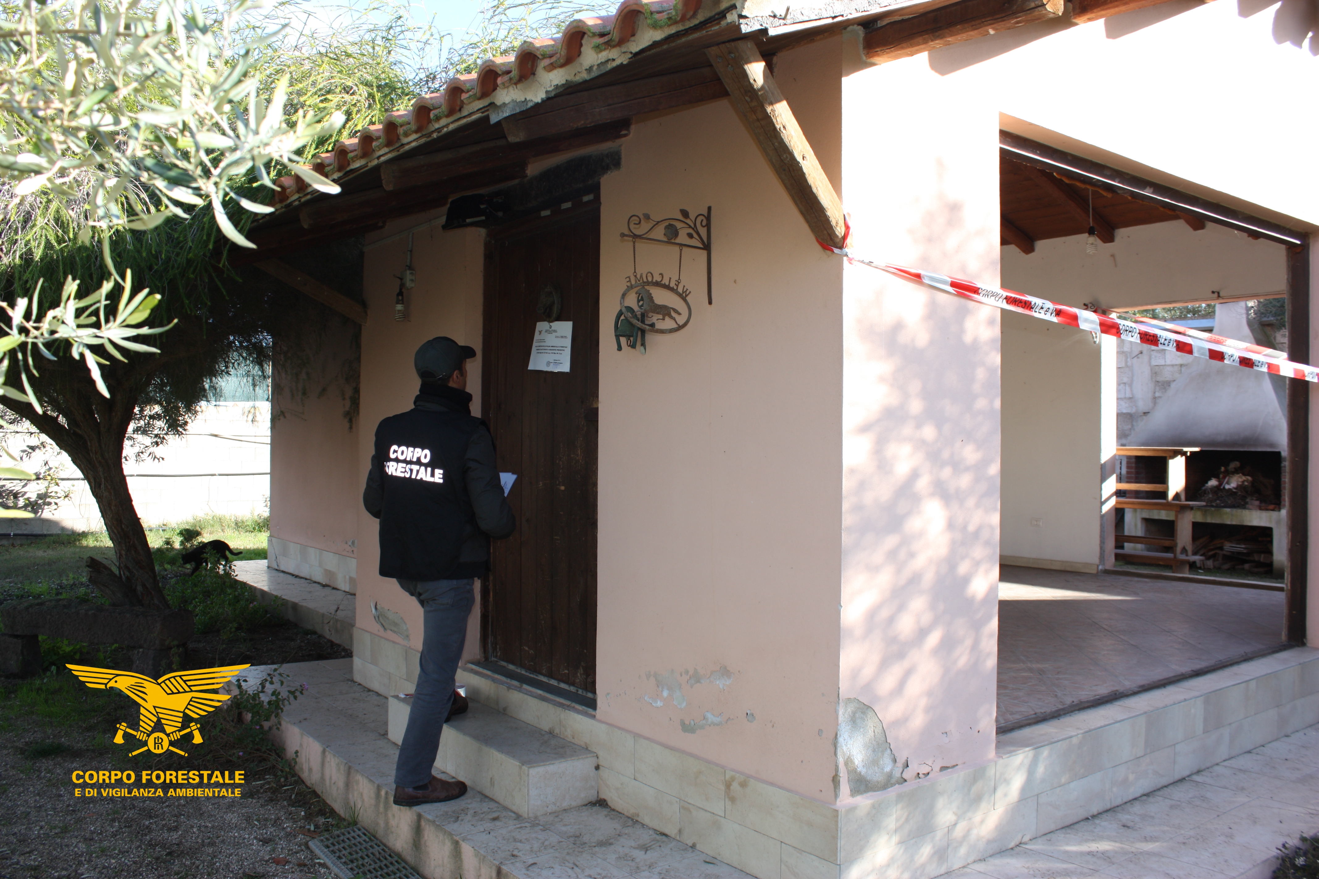 Oristano, la Forestale sequestra una scuderia abusiva in zona protetta