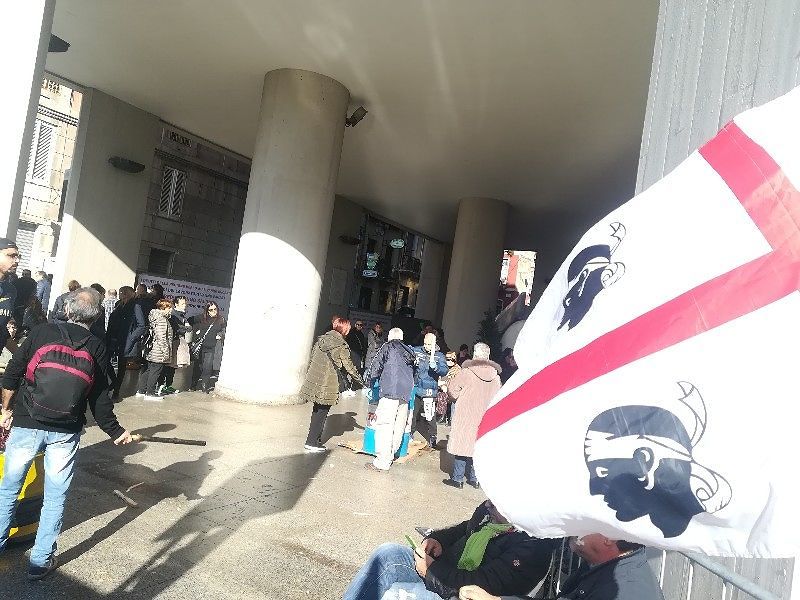 Aias, la battaglia è sui soldi: “Il prefetto ha ordinato alla Regione di pagare”