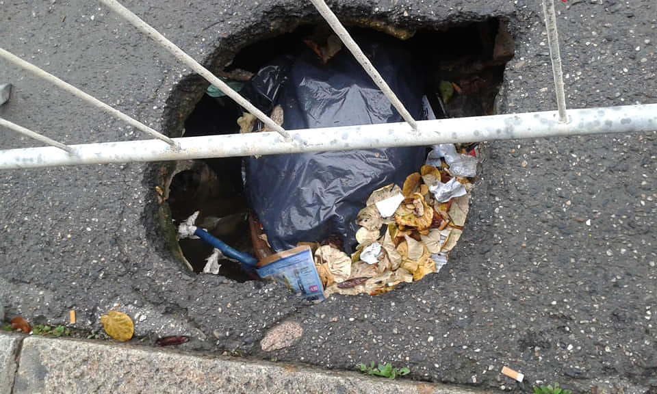 A Quartu cittadini fantasiosi (e incivili): “Le buche sulle strade? Vengono utilizzate come cassonetti”