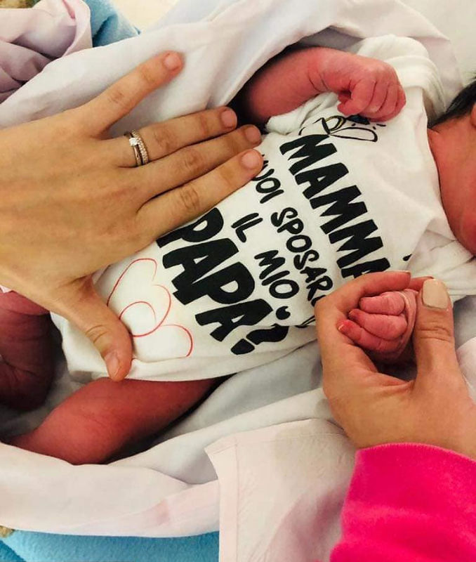 Monserrato, proposta di matrimonio in corsia: l’infermiere Alessio conquista il “sì” della sua Elisabetta