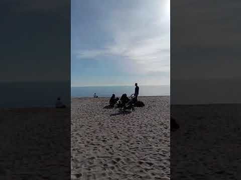 Natale e Santo Stefano a Cagliari, un incredibile Poetto baciato dal sole per le passeggiate (VIDEO)