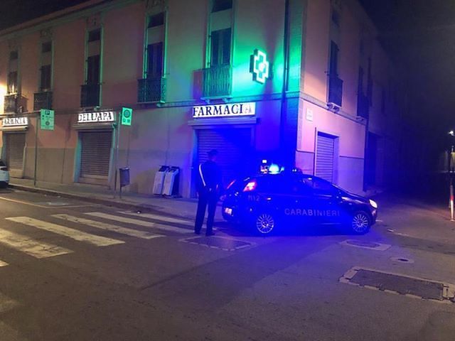 Monserrato, tenta una rapina armato di coltello in una farmacia: il titolare reagisce, il bandito scappa