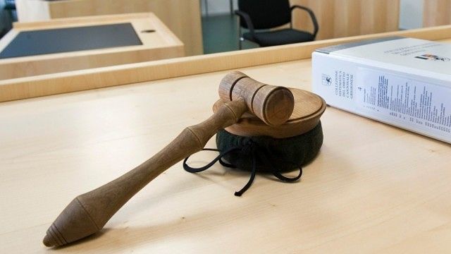 Lasciano la figlia di 2 anni nella mansarda e lei muore per il troppo caldo, genitori condannati: “Bimba trattata come un rifiuto”