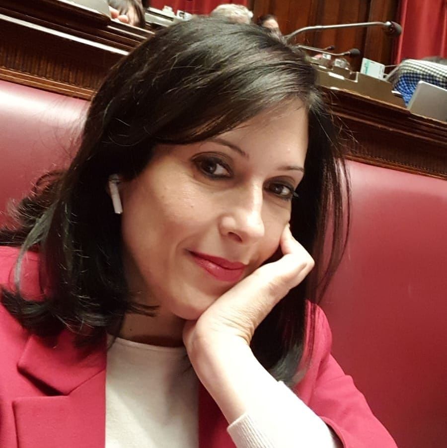 Sardegna, la deputata del M5S Mara Lapia brutalmente aggredita in un supermercato