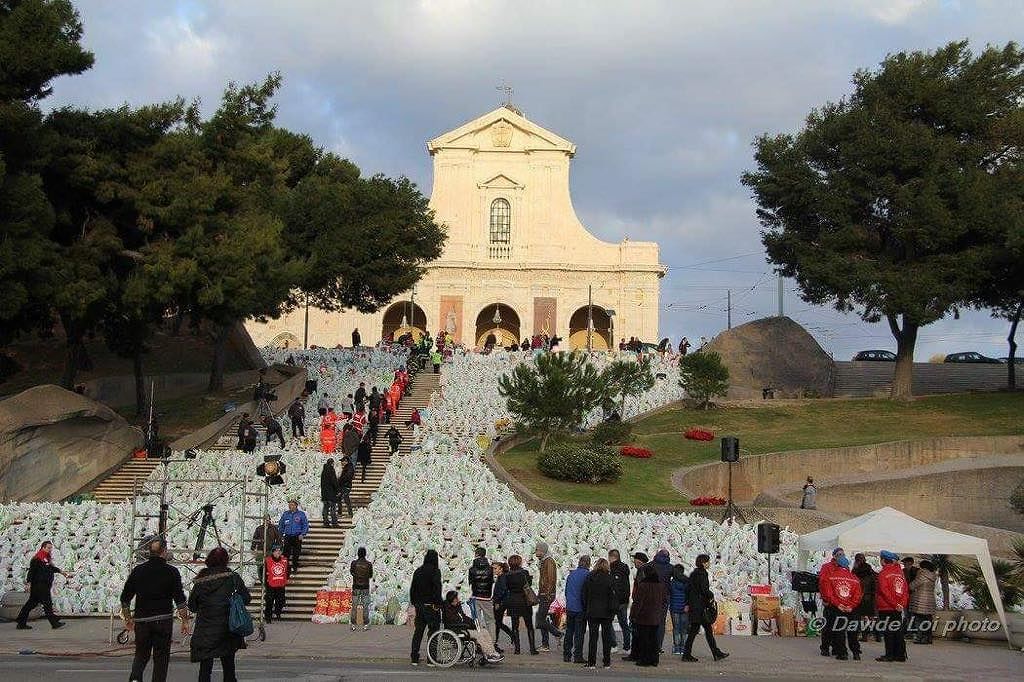 Cagliari, a Bonaria torna domani il magico Miracolo di Natale: “Accorrete numerosi, doniamo ai poveri”