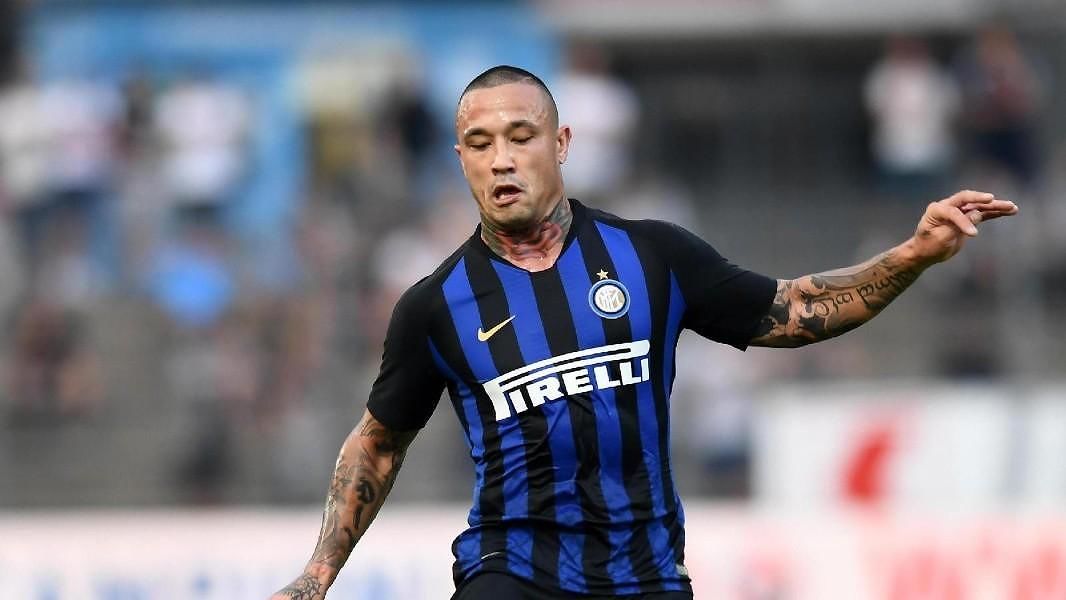 Nainggolan fuori rosa nell’Inter, la pagina “IotifoCagliari” propone: “Riportiamolo in rossoblù”