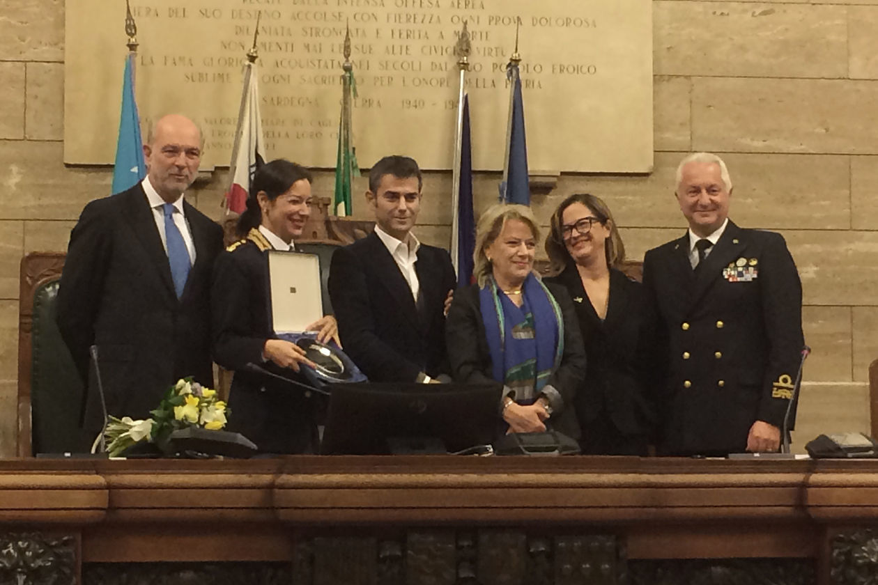 Prima donna in Italia a dirigere un reparto mobile della Polizia, il premio Aidda Sardegna ad Adriana Cammi