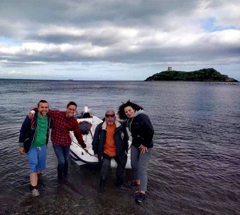Pula, i bravissimi volontari liberano l’Isola di San Macario dai rifiuti gettati dall’uomo