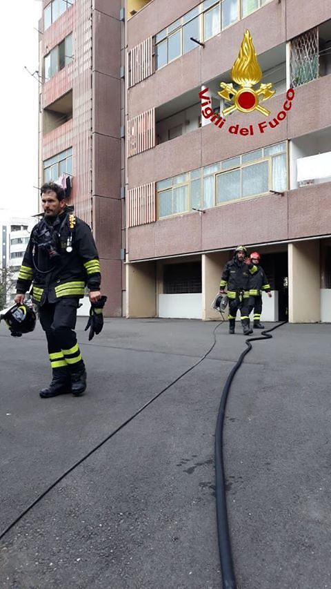 Su Planu, fiamme alte in una cantina per un corto circuito: incendio in via Businco (VIDEO)