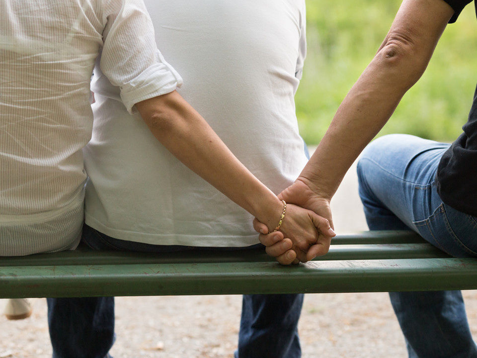 Cagliari, sangue a Castello: uomo tradito accoltella e pesta il rivale in amore