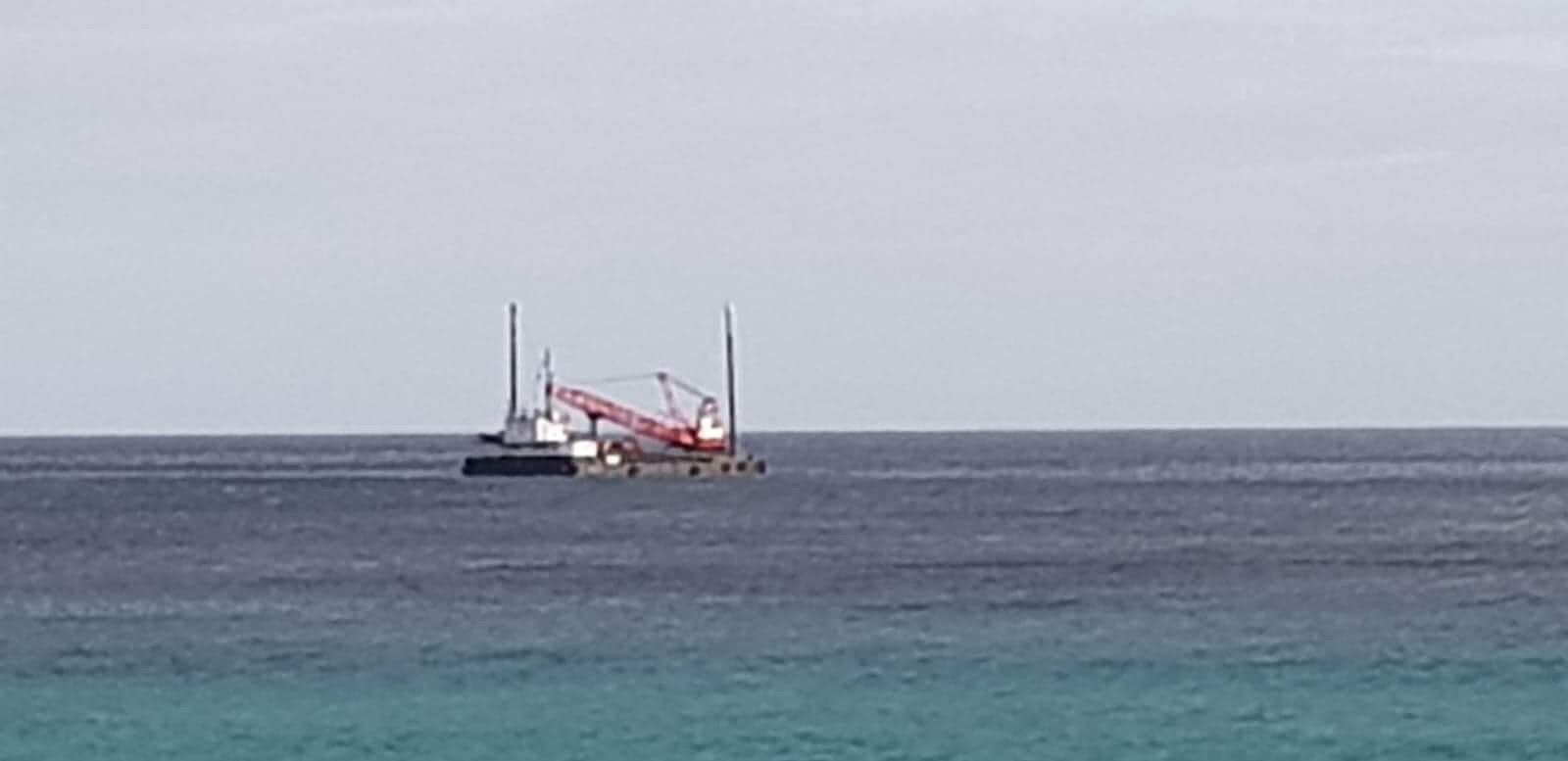 Pula, il Grig: “Cosa ci fanno un pontone e una draga nel mare di Santa Margherita?”