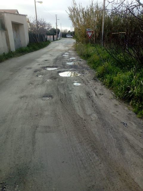 Monserrato, strade come mulattiere a Su Tremini: “Da trent’anni conviviamo con le buche”