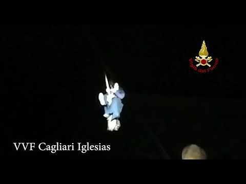 La spettacolare Befana dei vigili del fuoco a Iglesias: una festa piena di gioia e sorrisi