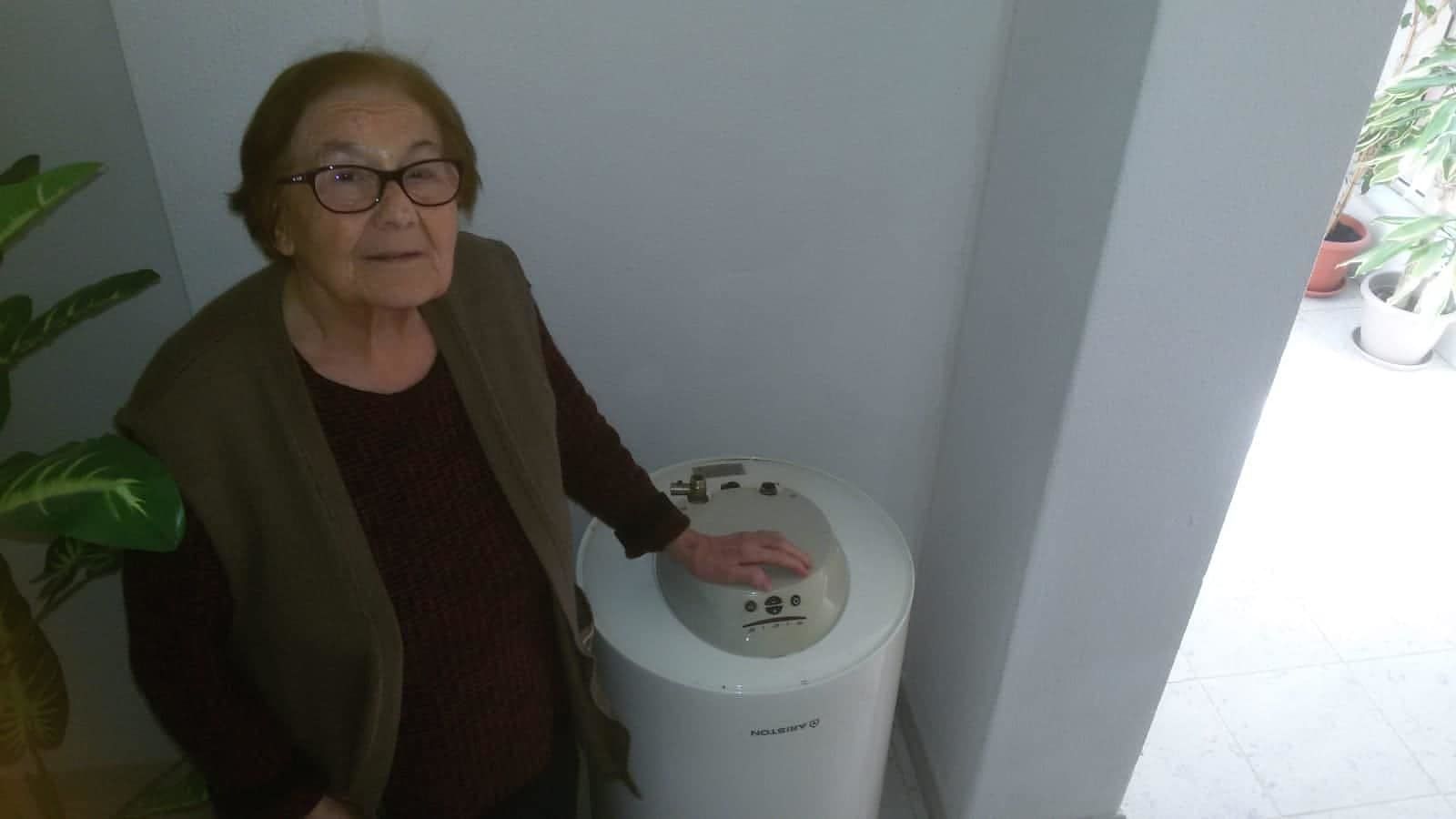 Cagliari, la denuncia: “A mia madre Angela, invalida 86enne, non le ritirano lo scaldabagno rotto”