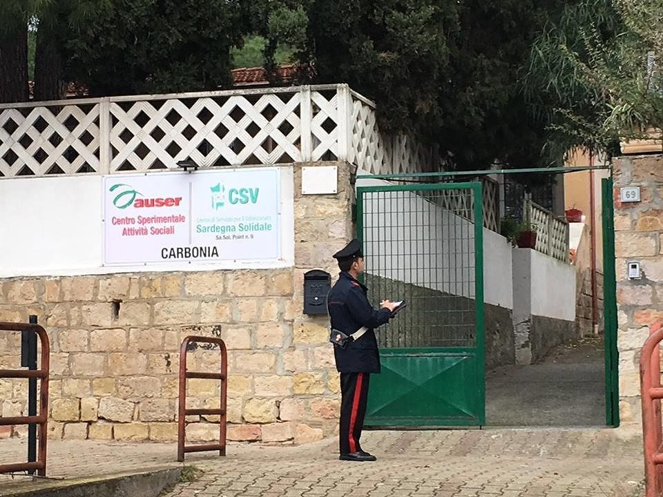 Carbonia, incastrato dalle telecamere il ladro “notturno” del centro di volontariato