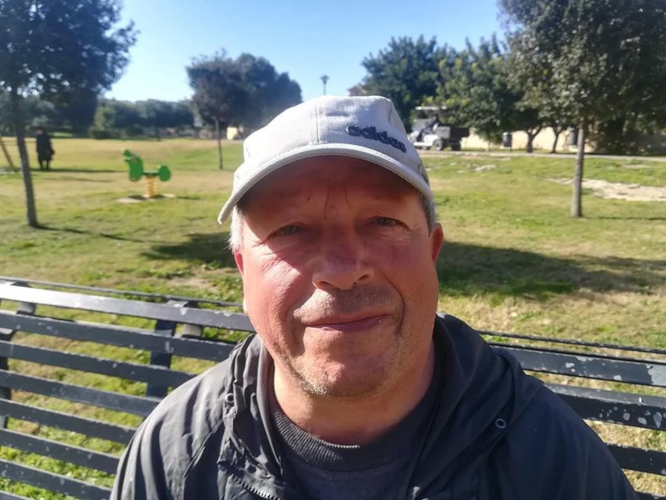 Gianfranco di Cagliari, ciclista 70enne: “In troppi corrono con la bici, a Monte Claro ci porto i nipotini”