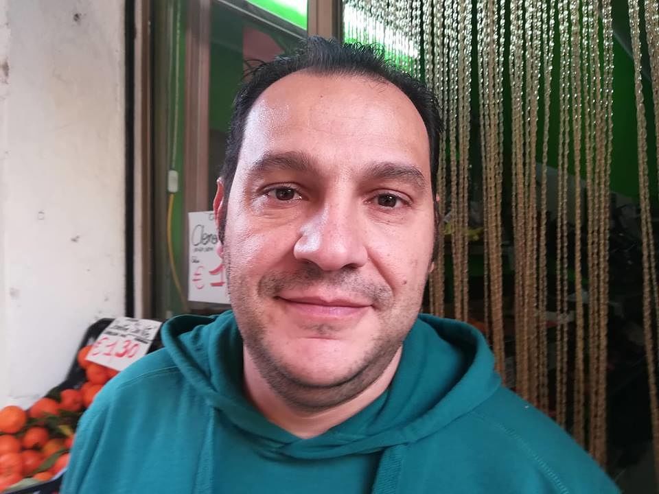 Porta a porta a Stampace: “Dove metto i mastelli? In via Azuni non c’è nemmeno il marciapiede”