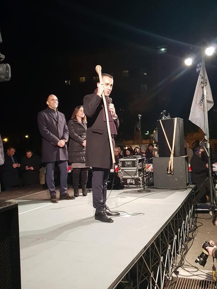 Luigi Di Maio, ricetta M5S per la Sardegna: “Via le lobbies dei raccomandati, tagliamo gli stipendi in Regione”