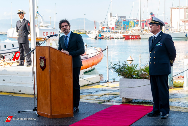 Cagliari, il ministro Toninelli in visita alla Direzione marittima
