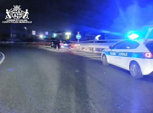 Bmw si schianta nel guard rail dietro viale Marconi e tampona una Clio: bimbo di 4 anni in ospedale