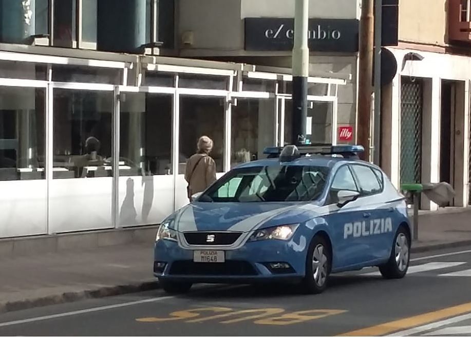 Cagliari, furto nella notte in un bar di viale Bonaria: 3 giovani arrestati dalla polizia