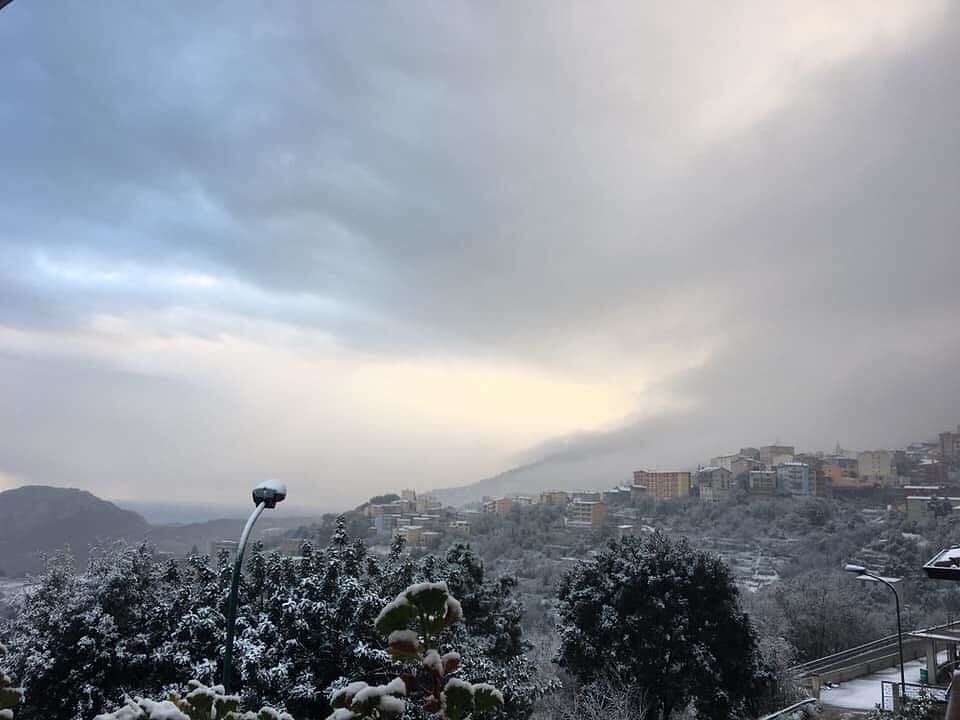 Sardegna nel gelo: neve a Lanusei