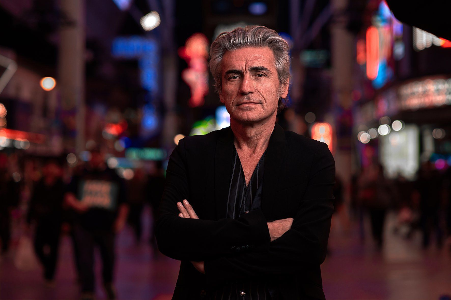 Ligabue, il grande ritorno con “Luci d’America”: il viaggio della speranza con la persona del cuore (VIDEO)