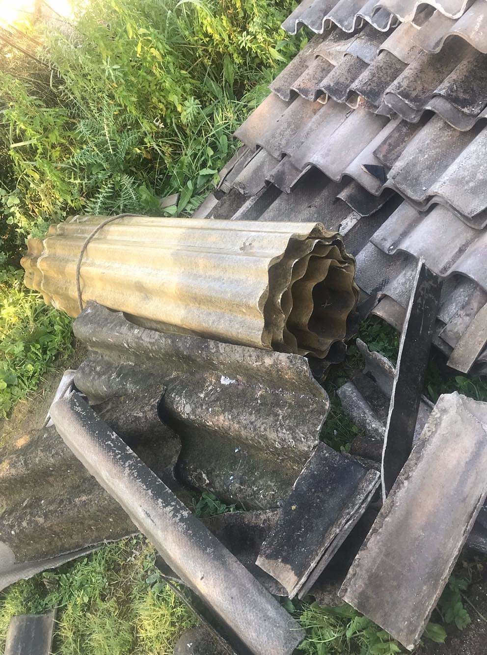 Tortolì, spunta una distesa di eternit smaltito illegalmente nel bel mezzo del complesso nuragico